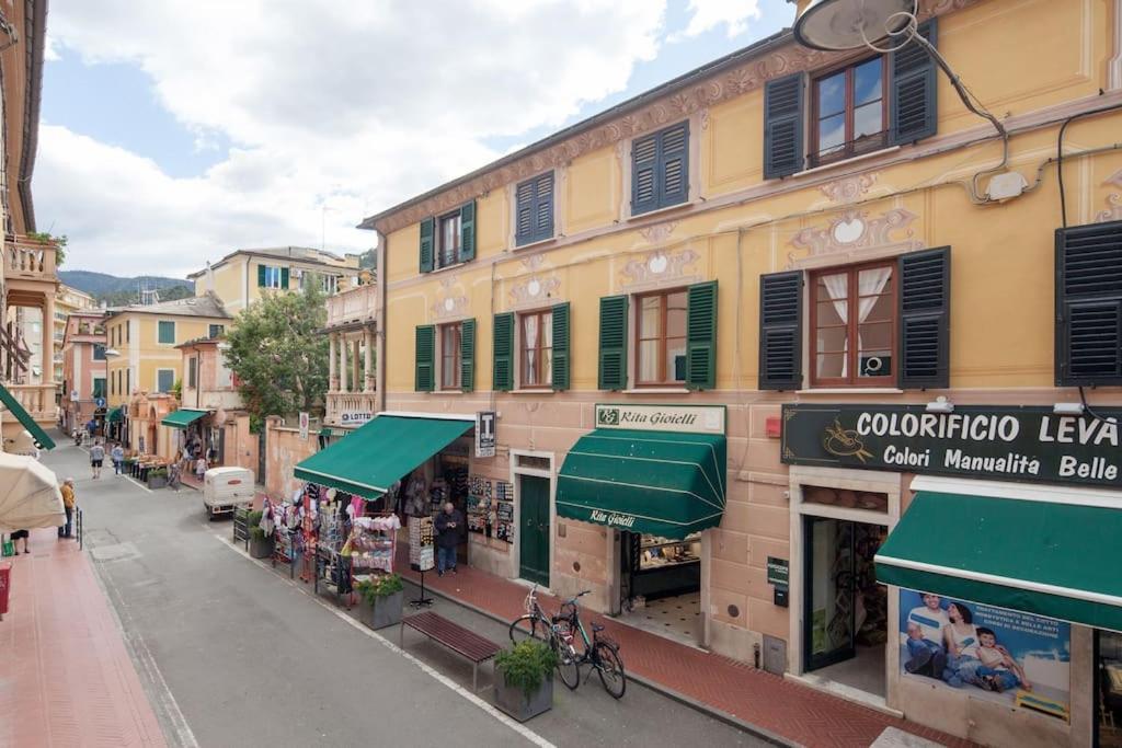 Beatrice Nel Centro Di Levanto Exterior foto